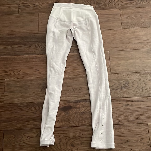 Size 4 lulelemon yoga pants - Picture 2 of 4